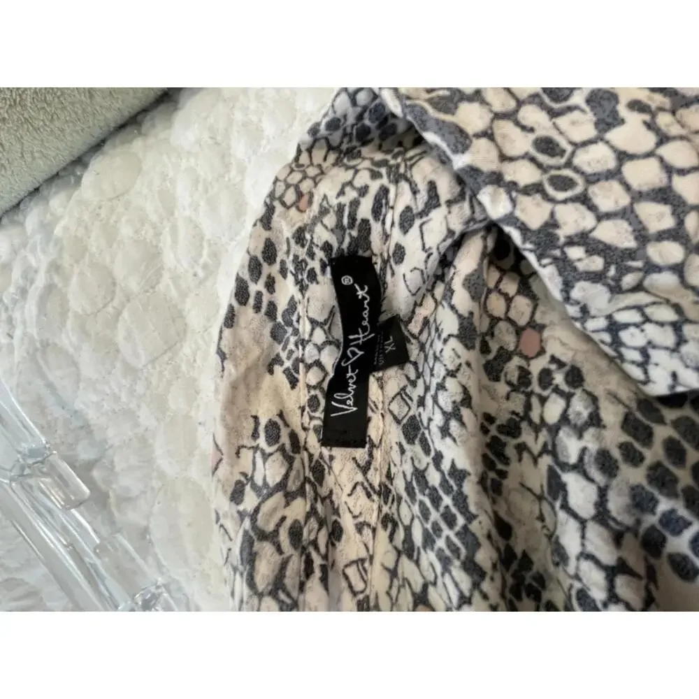 Velvet Heart Lush Women's Snake Print‎ Long Sleeve Blouse